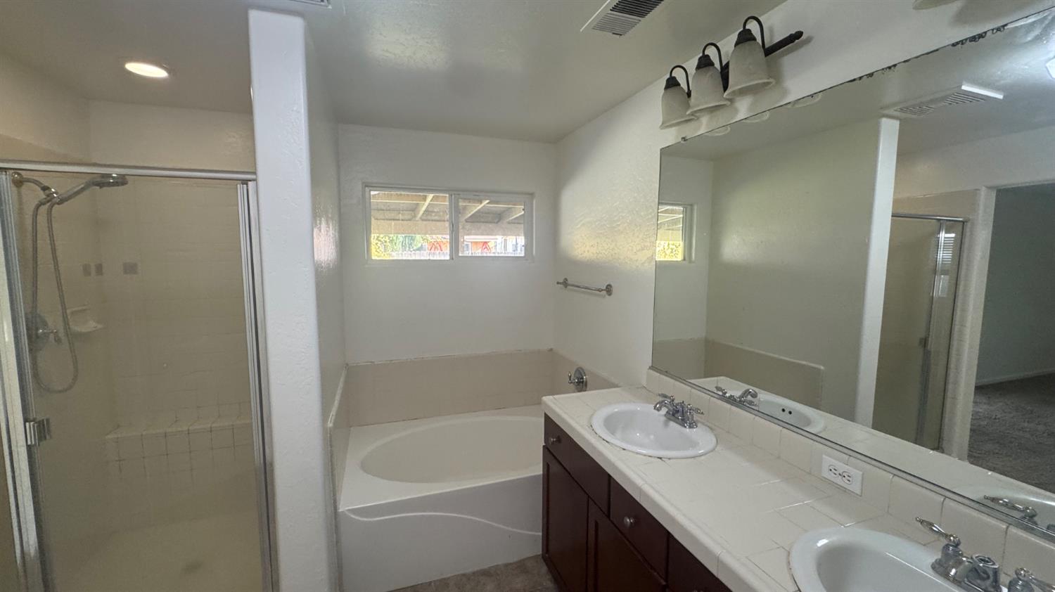 1936 W Heather Lane, Hanford, CA, 93230