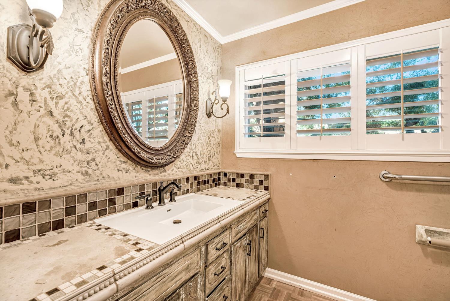 1411 W Sample Avenue, Fresno, CA, 93711