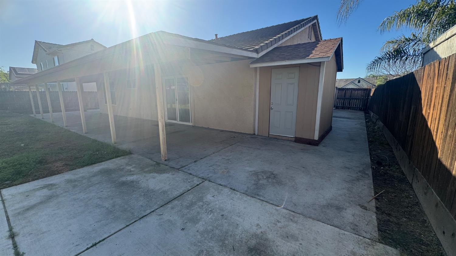 1936 W Heather Lane, Hanford, CA, 93230