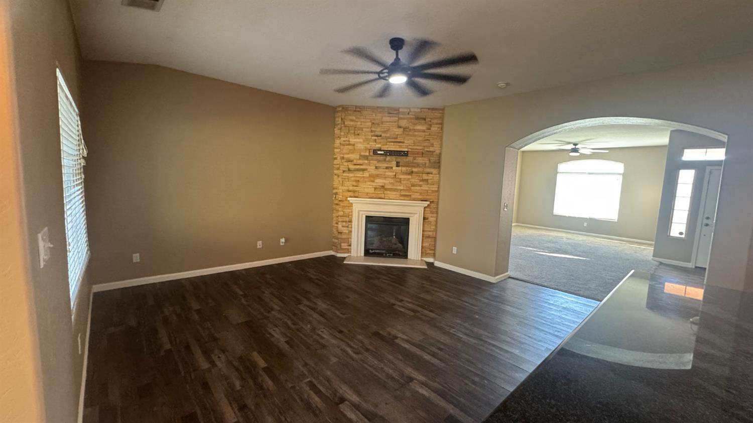 1936 W Heather Lane, Hanford, CA, 93230