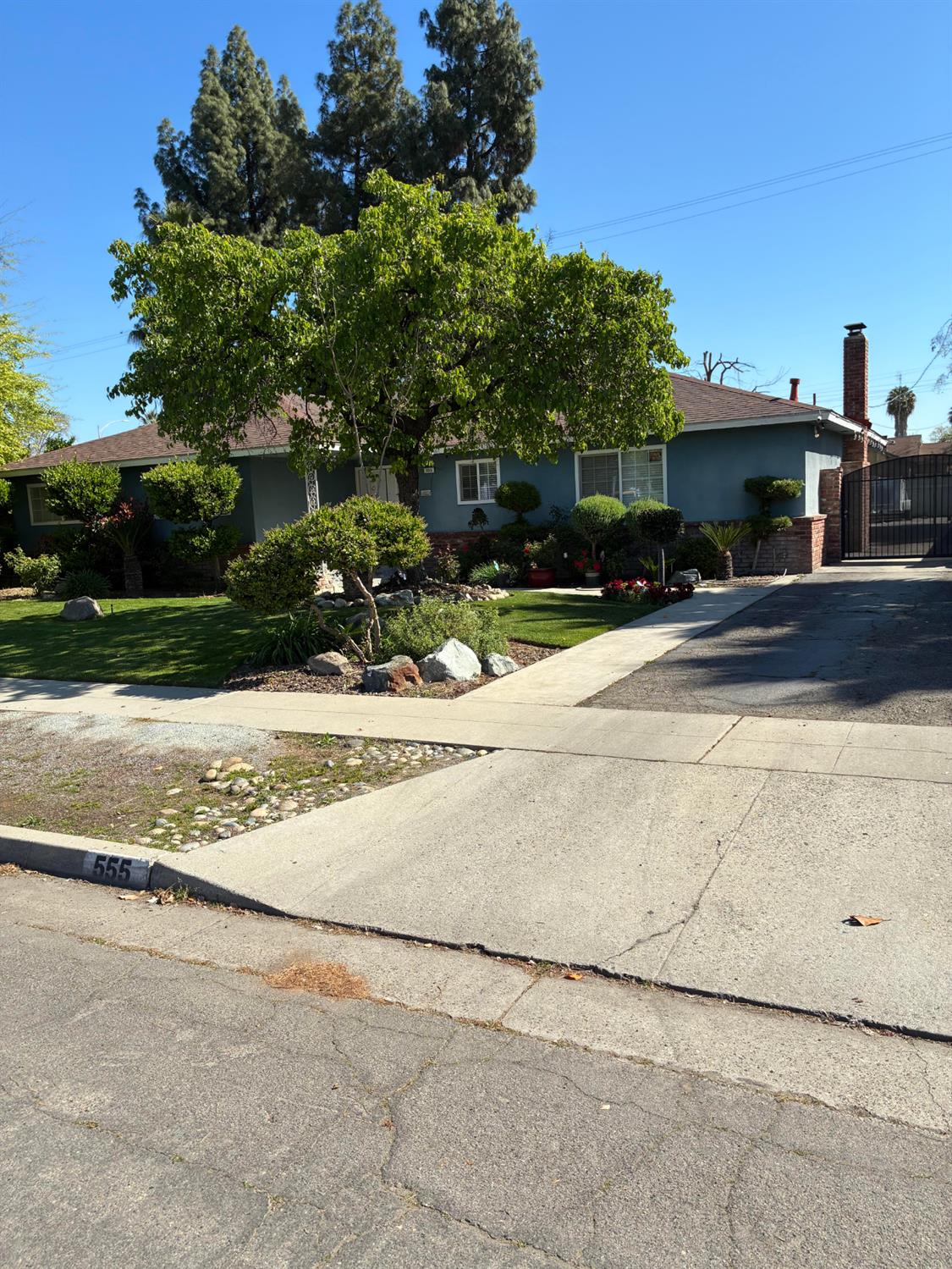 555 S Raisina, Fresno, CA, 93721