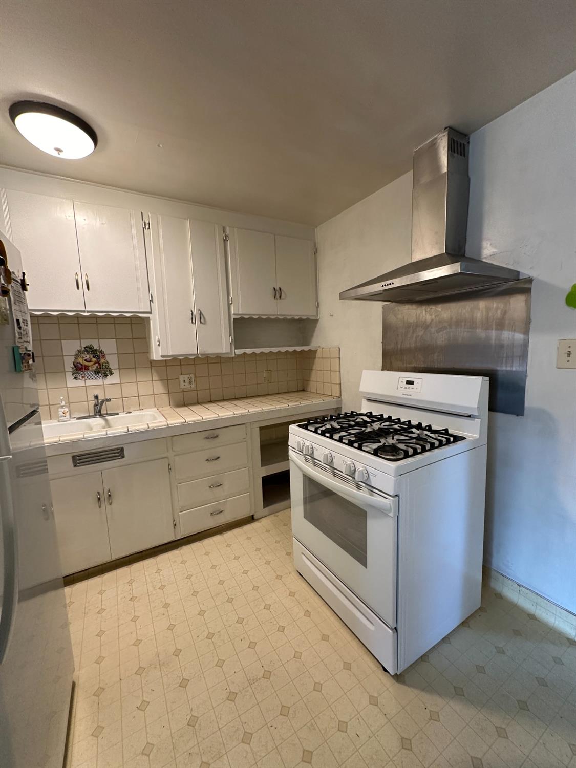 915 W Fountain Way, Fresno, CA, 93705