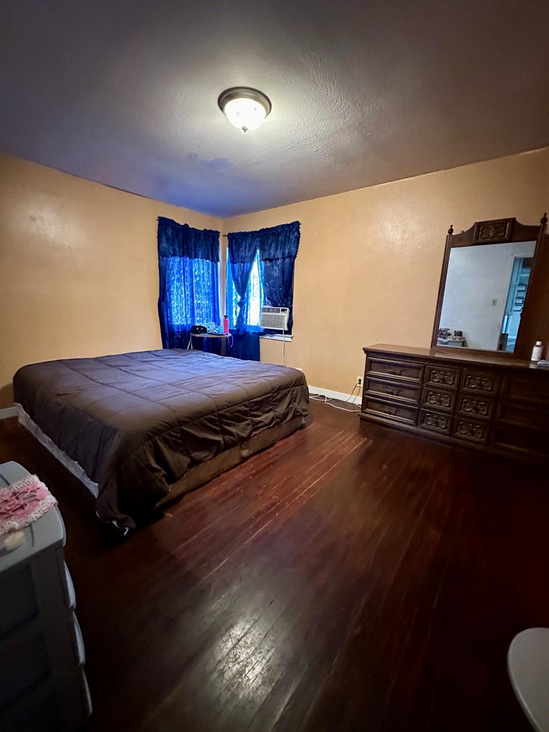 915 W Fountain Way, Fresno, CA, 93705
