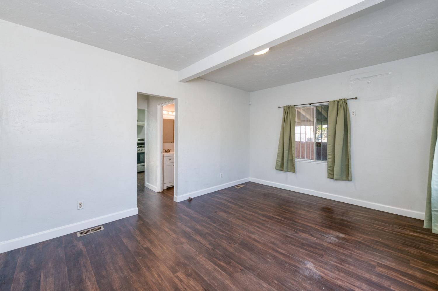 4728 E Harvey Avenue, Fresno, CA, 93702