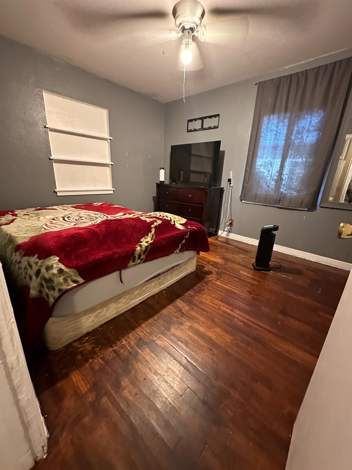 915 W Fountain Way, Fresno, CA, 93705