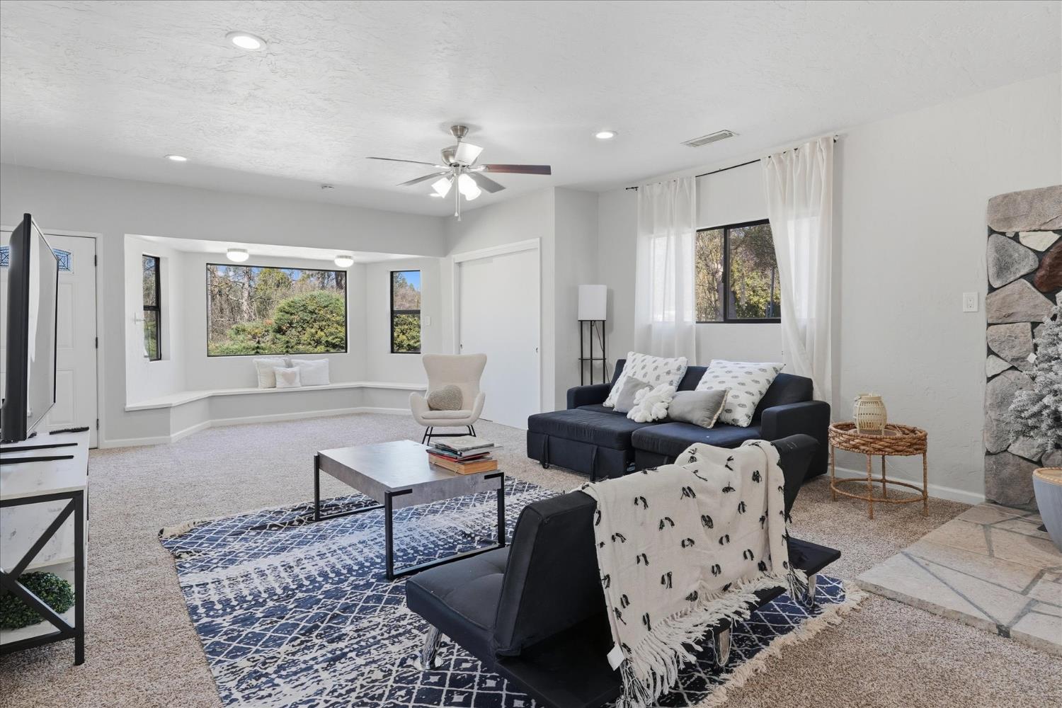 45430 Lauri Lane, Oakhurst, CA, 93644