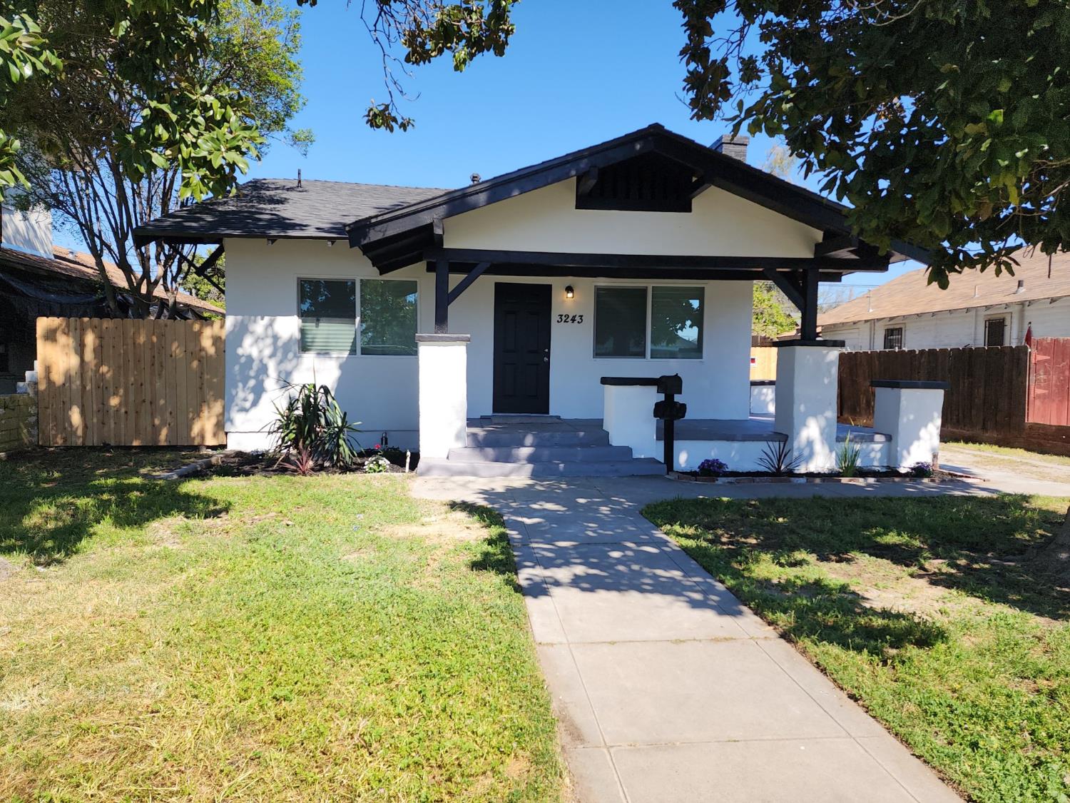 3243 E Mckenzie Avenue, Fresno, CA, 93702