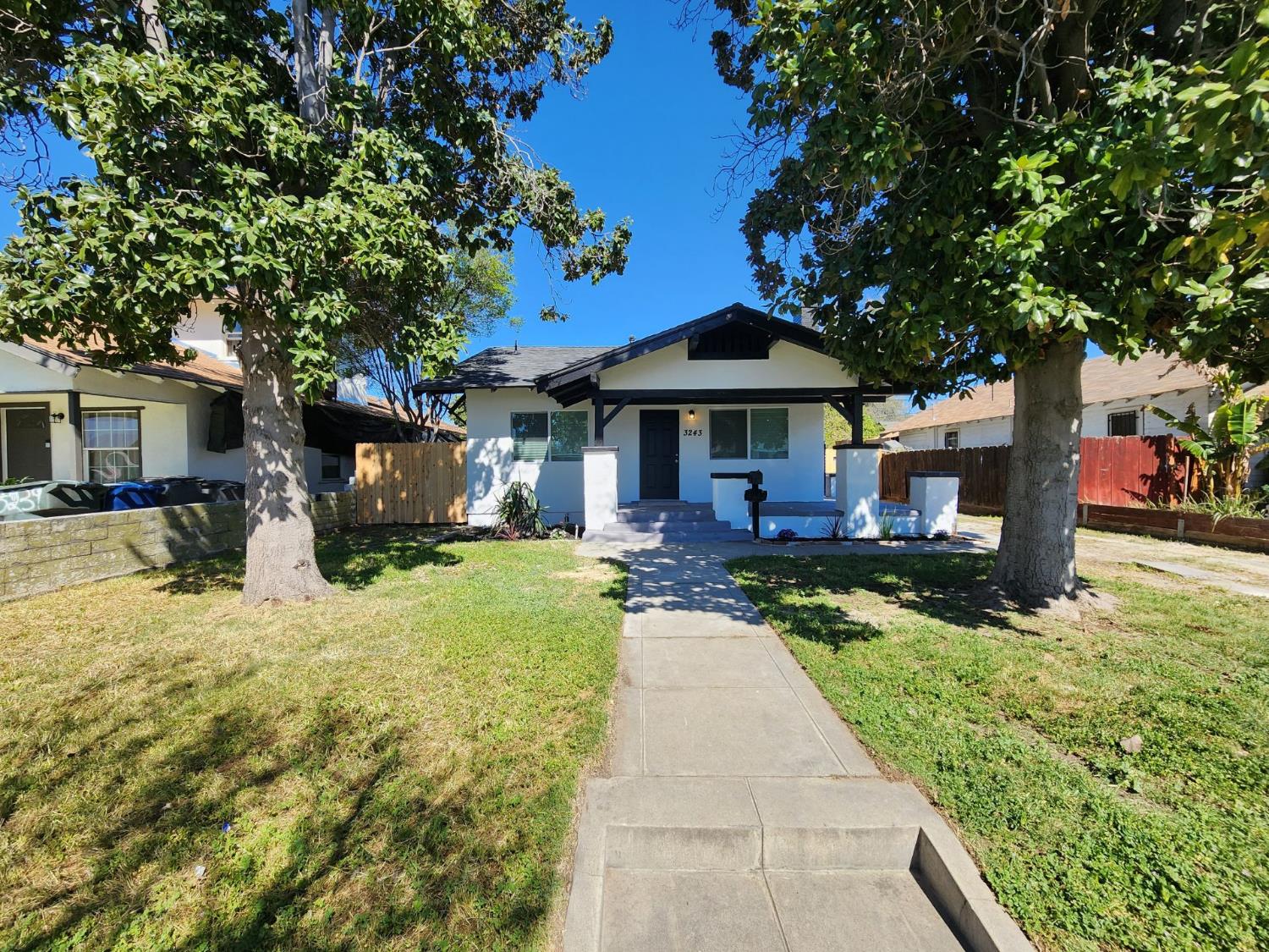 3243 E Mckenzie Avenue, Fresno, CA, 93702