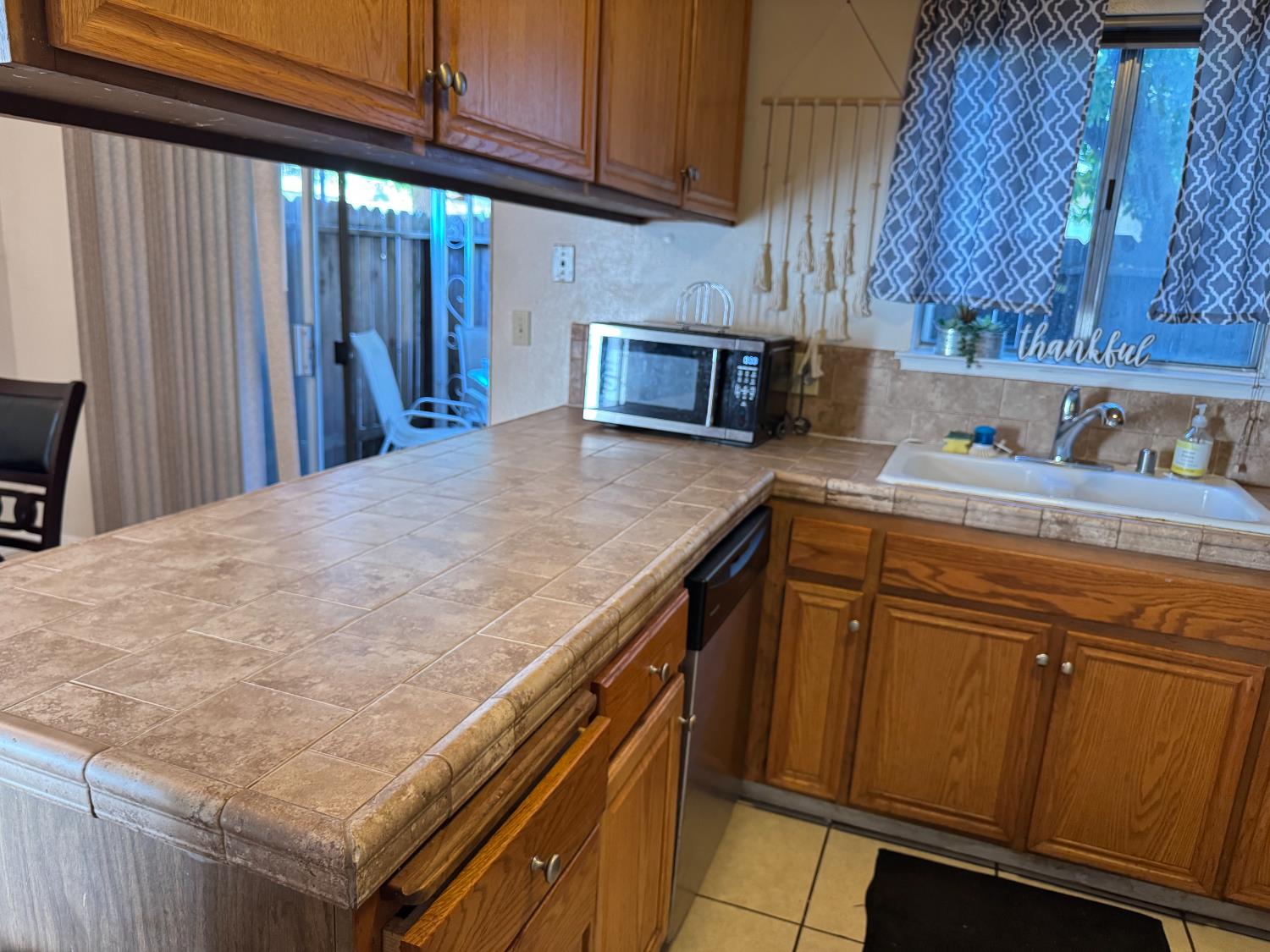 Townhouse in Fresno - photo 3