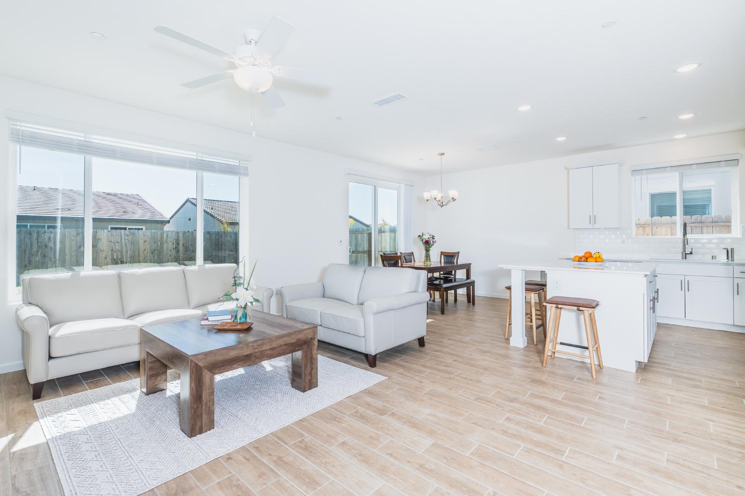 1180 Encore Way W, Madera, CA, 93636