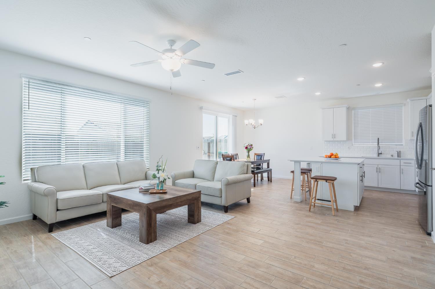 1180 Encore Way W, Madera, CA, 93636