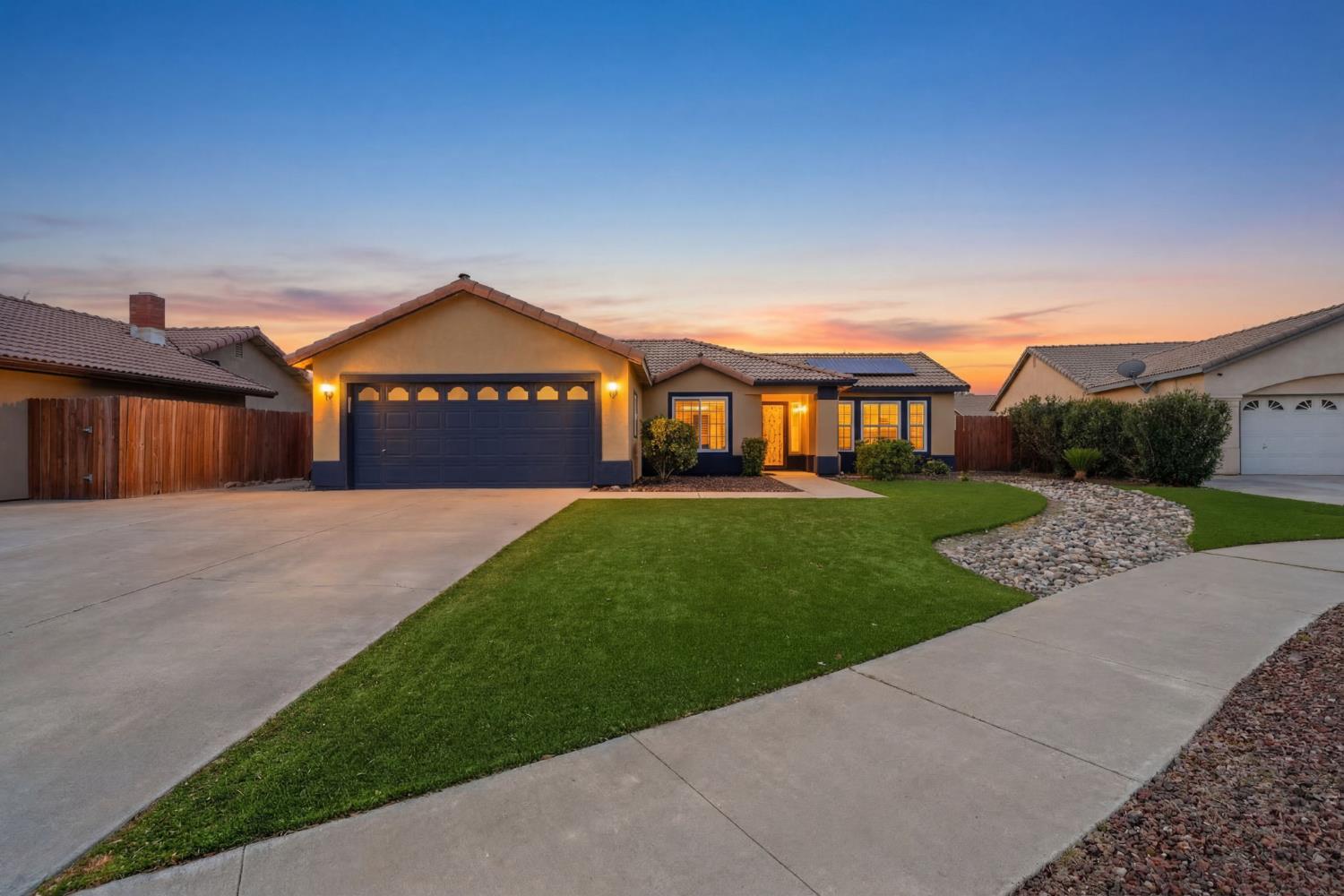 702 Montecito Court, Lemoore CA 93245