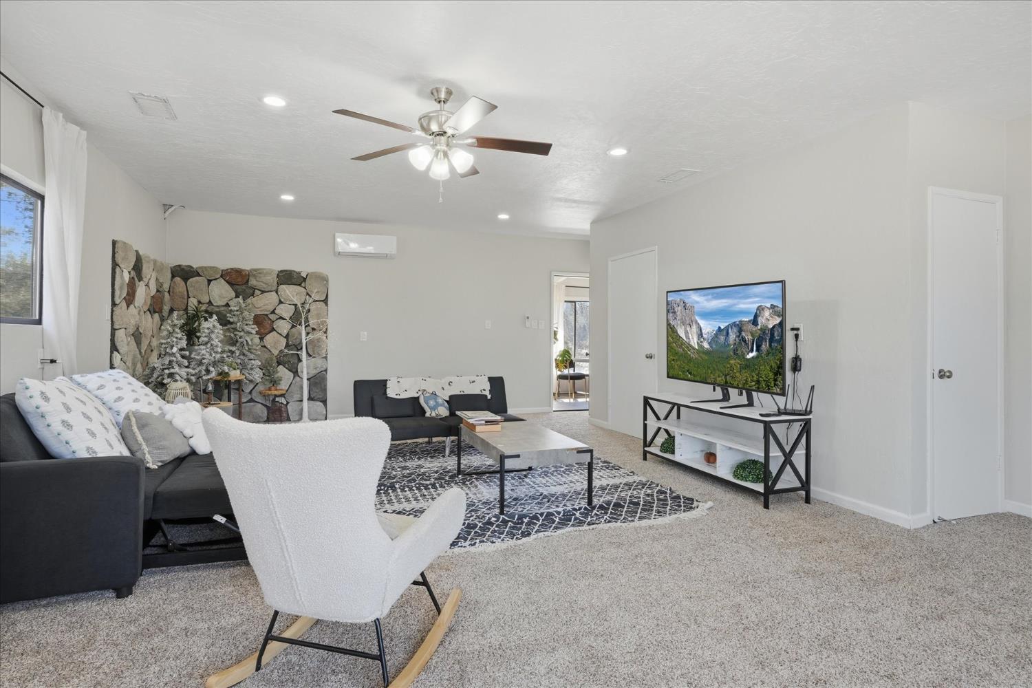 45430 Lauri Lane, Oakhurst, CA, 93644