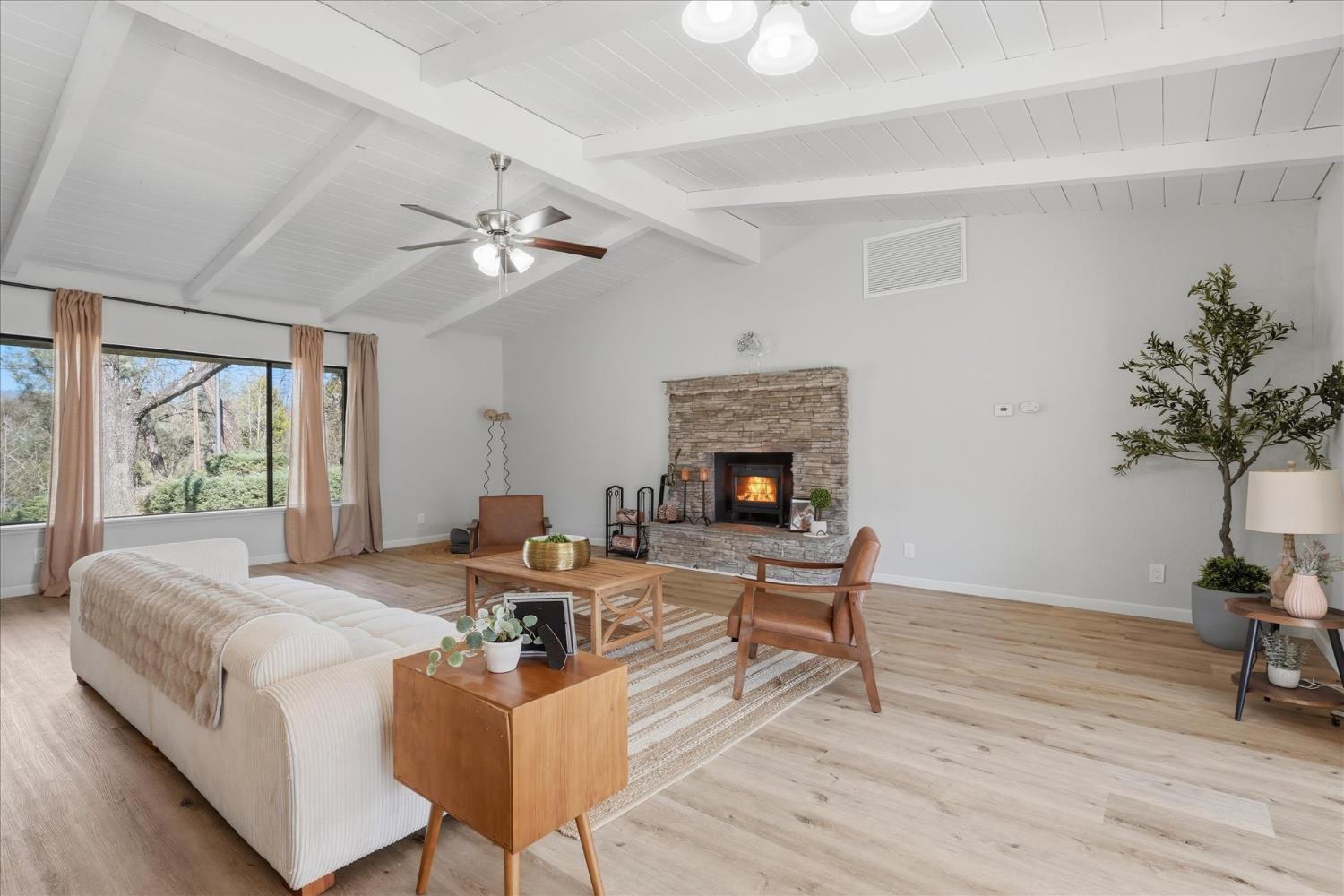 45430 Lauri Lane, Oakhurst, CA, 93644