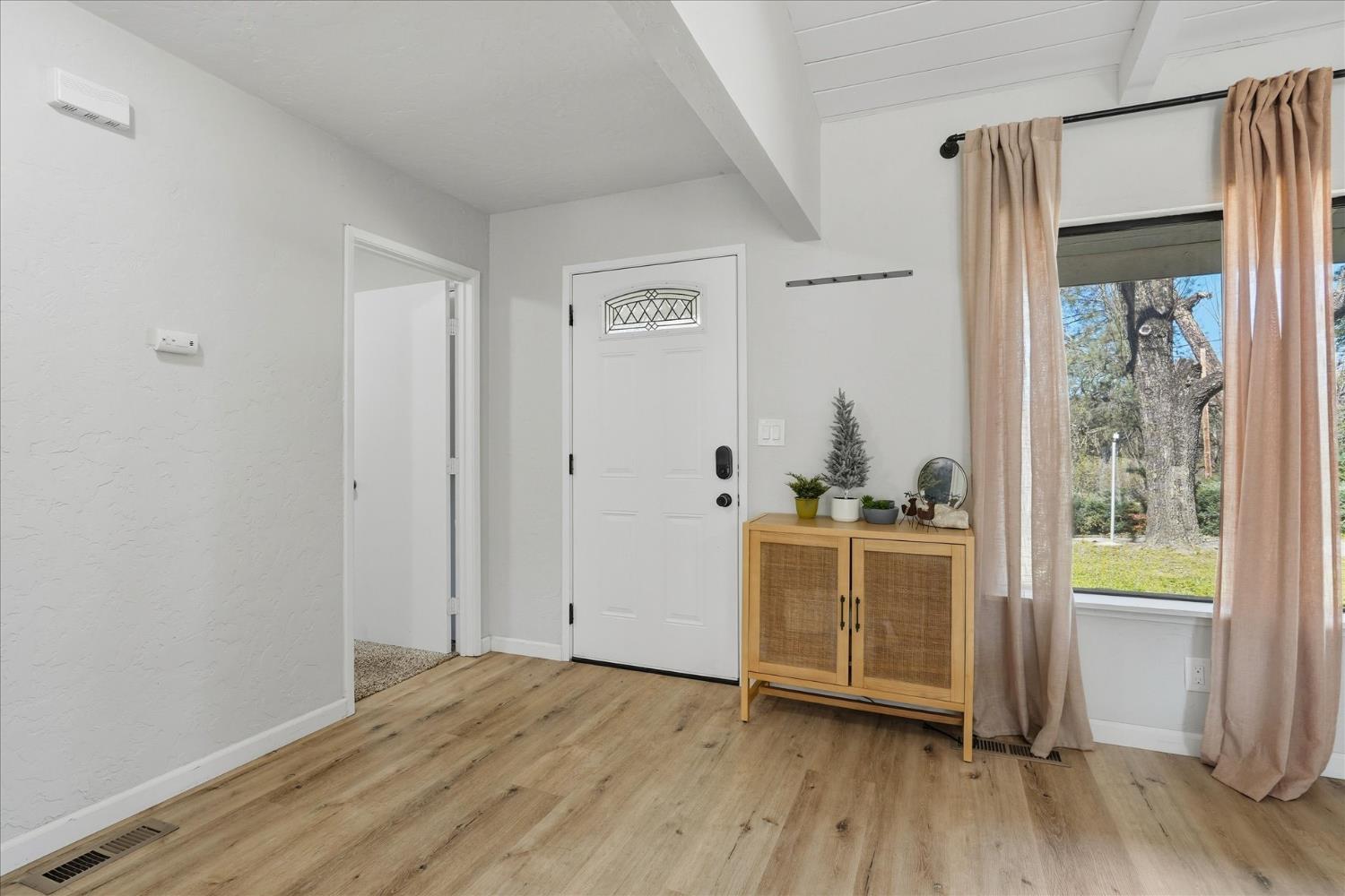 45430 Lauri Lane, Oakhurst, CA, 93644