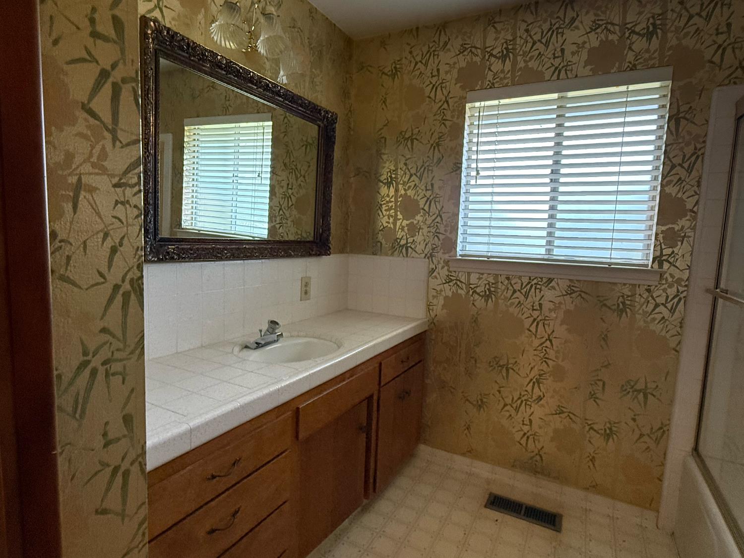 2510 W Escalon Avenue, Fresno, CA, 93711