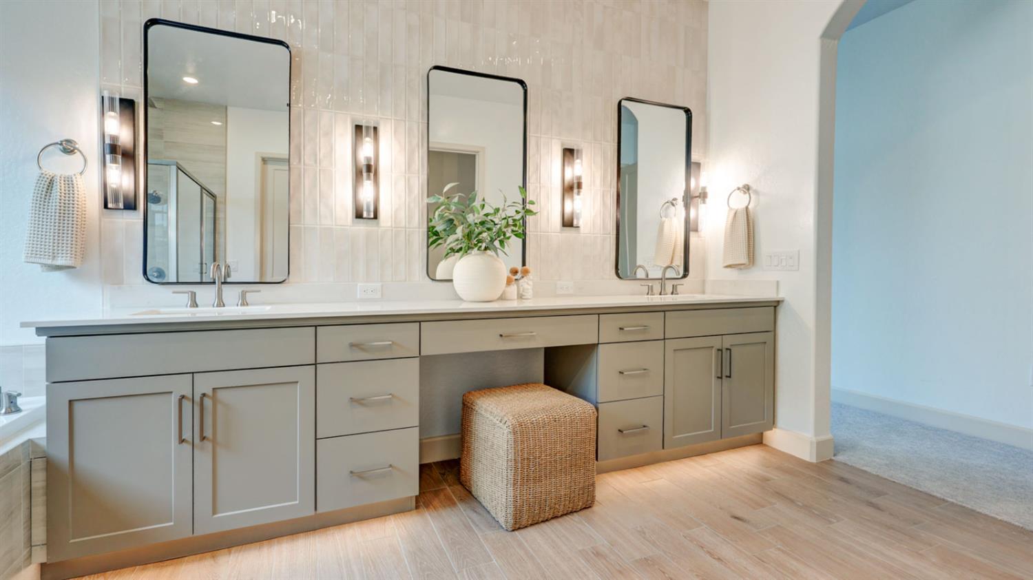 1675 N Blackwood Avenue, Clovis, CA, 93619