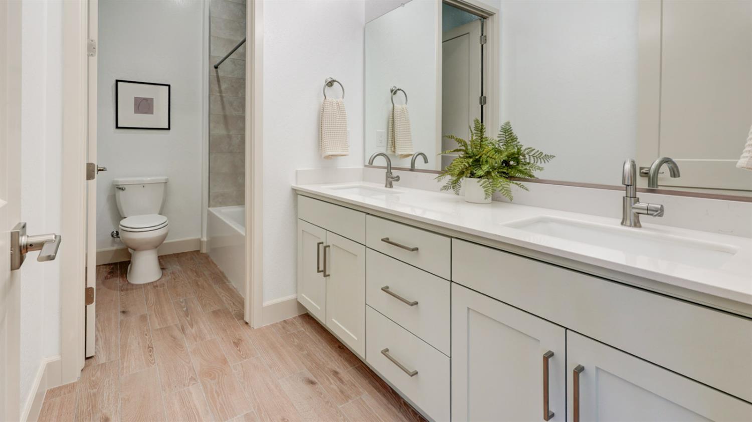 1675 N Blackwood Avenue, Clovis, CA, 93619