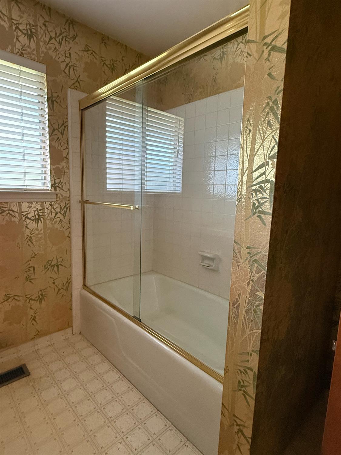 2510 W Escalon Avenue, Fresno, CA, 93711