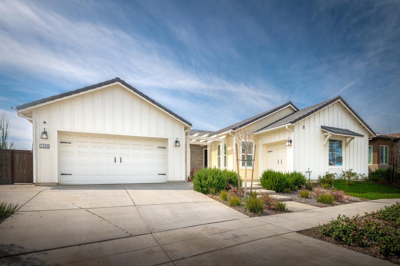 1048 Beaver Pond Loop, Madera, CA, 93636