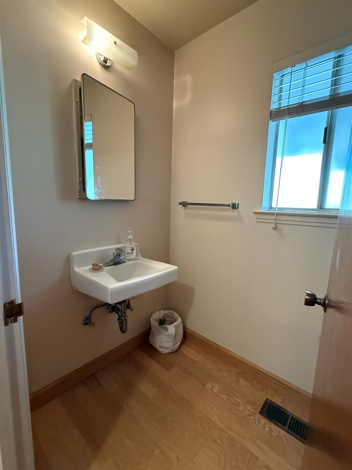 2510 W Escalon Avenue, Fresno, CA, 93711