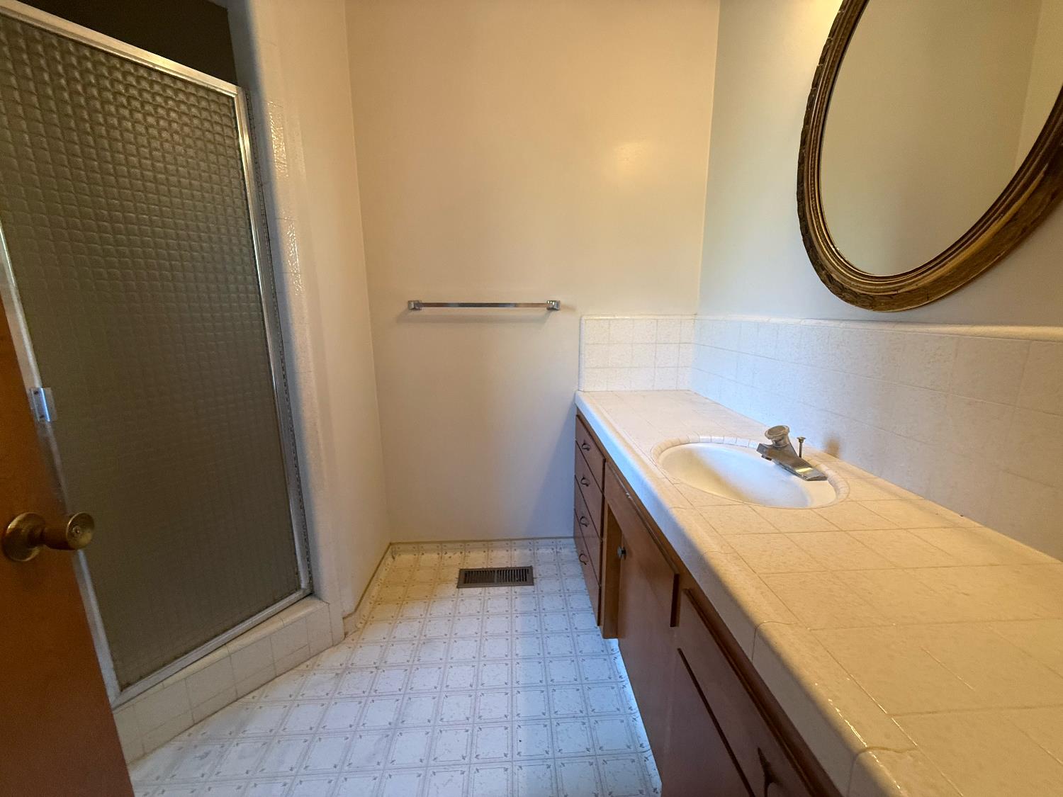 2510 W Escalon Avenue, Fresno, CA, 93711