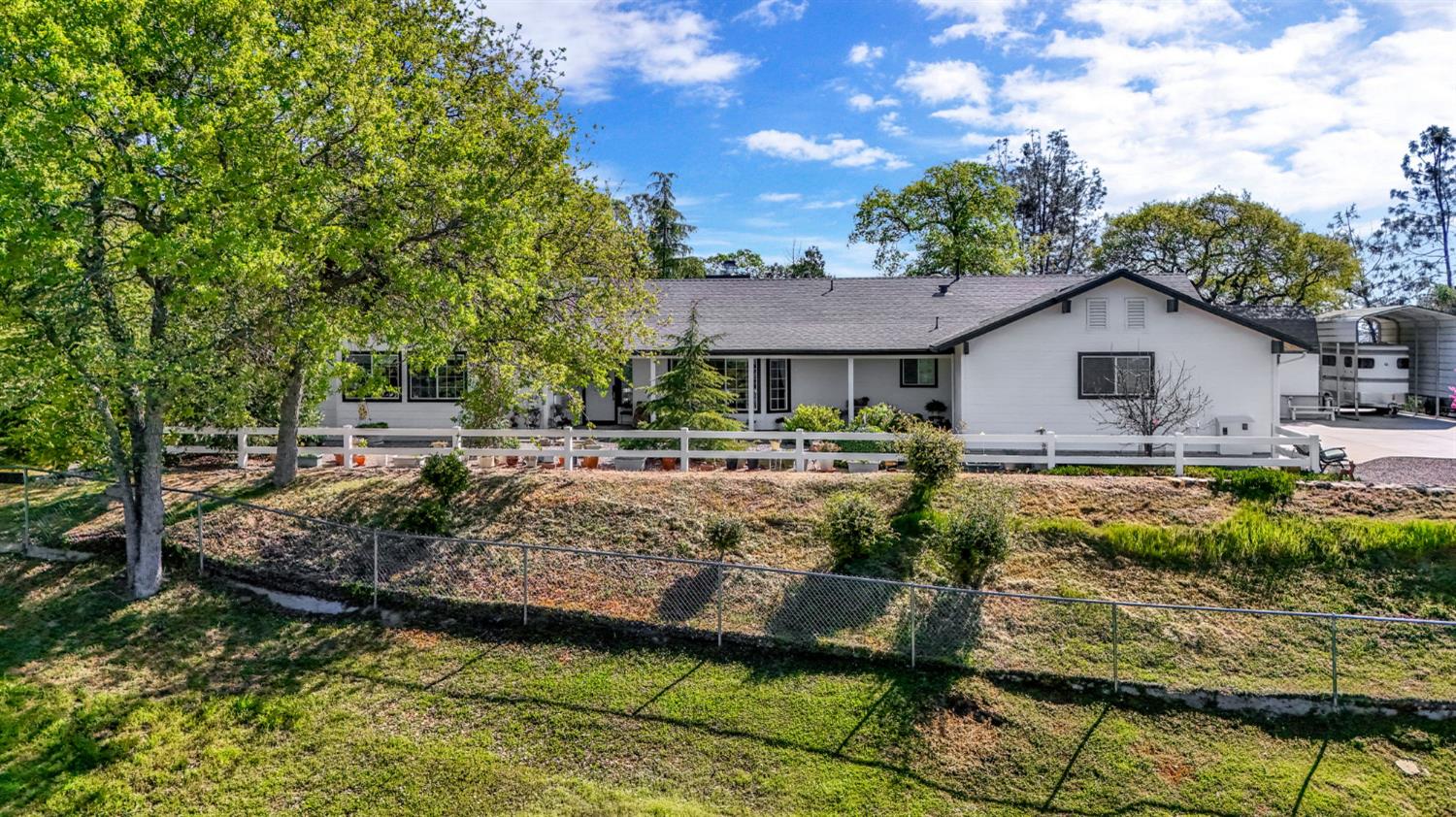 Single Family in Coarsegold - photo 3