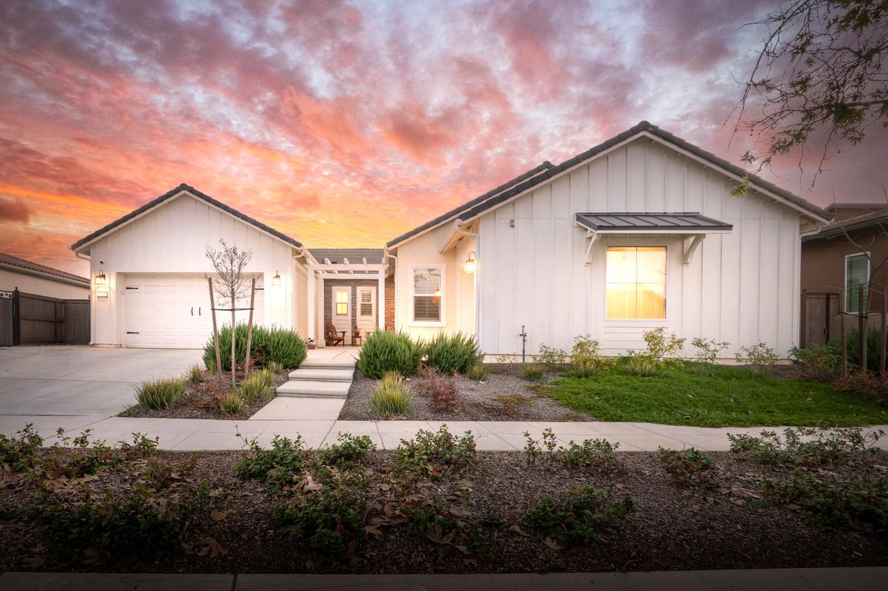 4674 N Arrow Ridge Way, Clovis, CA, 93619