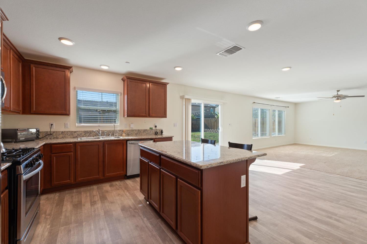 802 Reisling Lane, Coalinga, CA, 93210