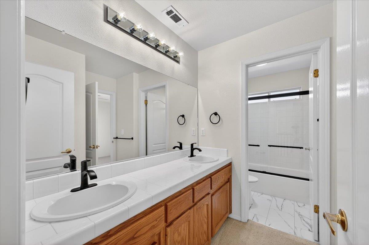 1942 E Desert Island Drive, Fresno, CA, 93730