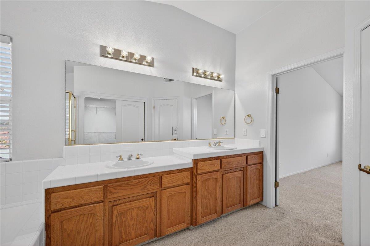 1942 E Desert Island Drive, Fresno, CA, 93730