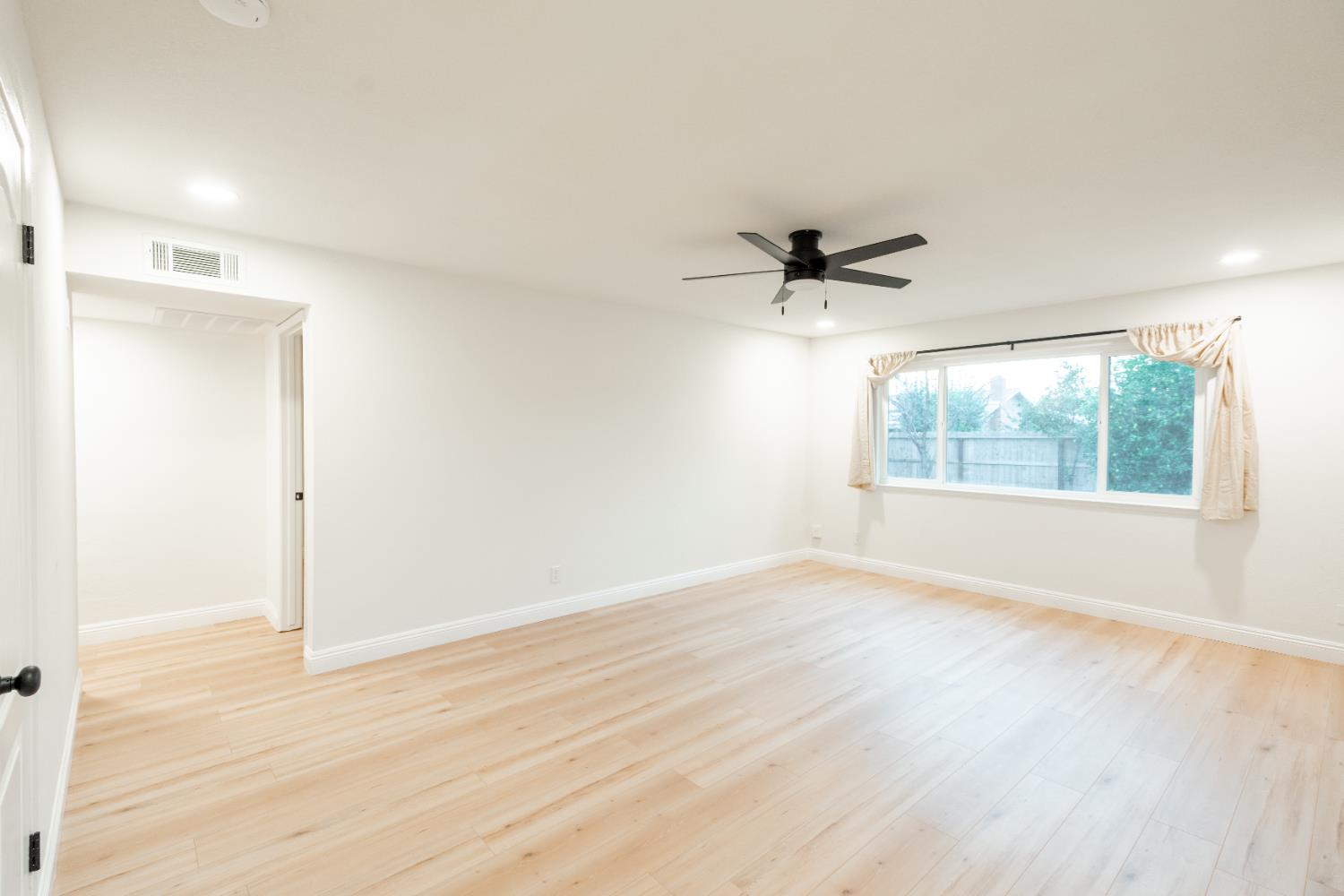 2612 Renn Avenue, Clovis, CA, 93611