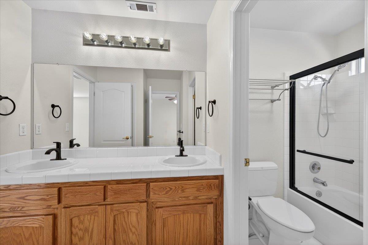 1942 E Desert Island Drive, Fresno, CA, 93730