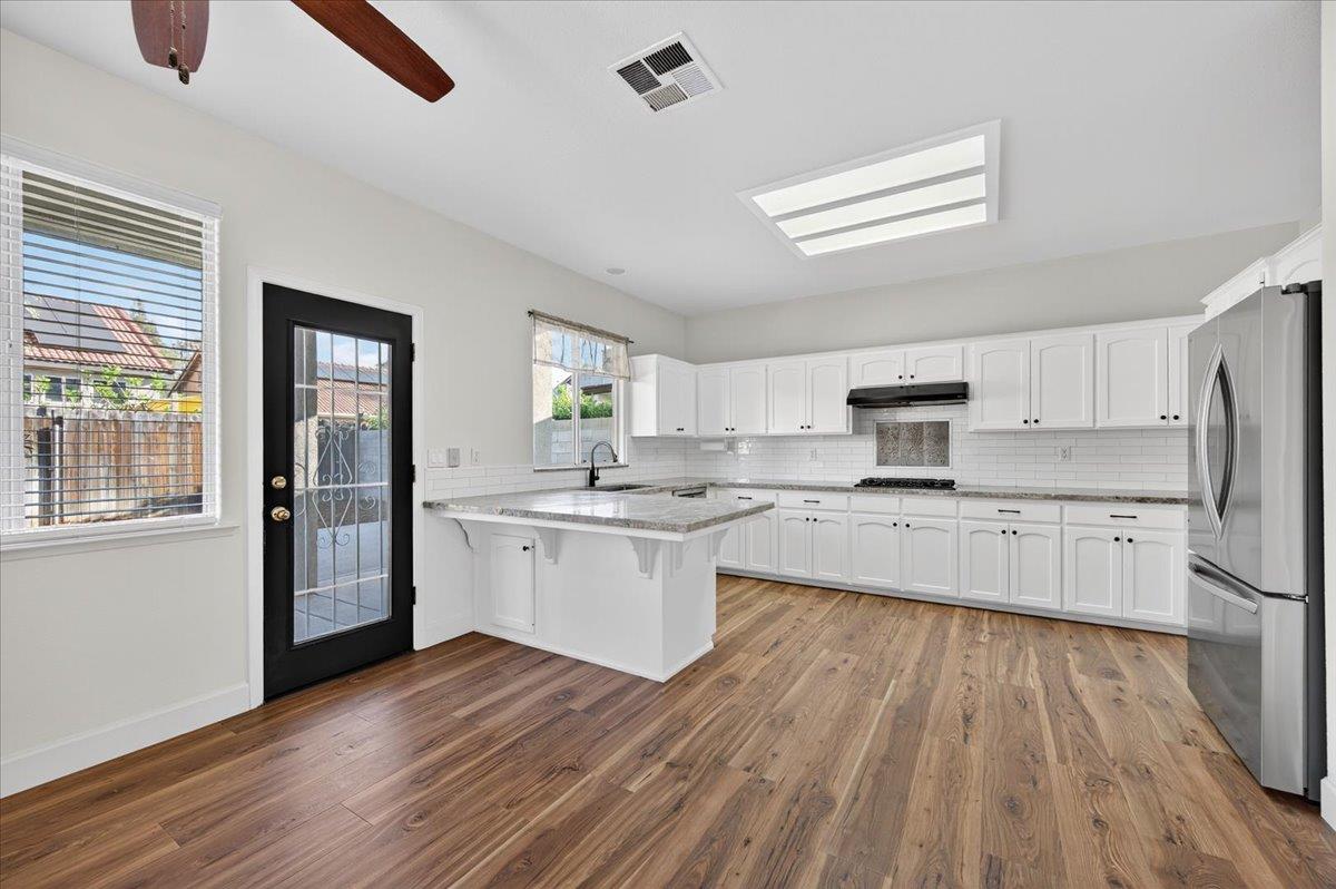 1942 E Desert Island Drive, Fresno, CA, 93730