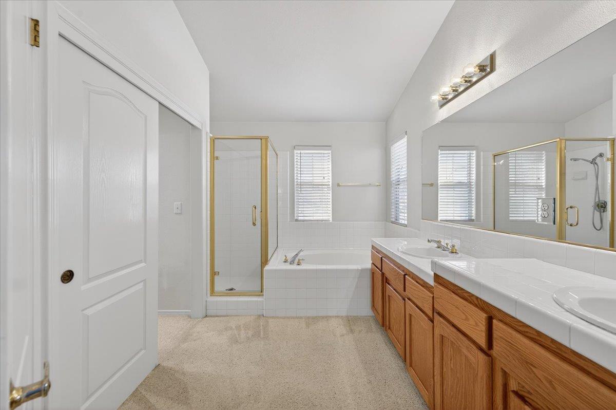 1942 E Desert Island Drive, Fresno, CA, 93730