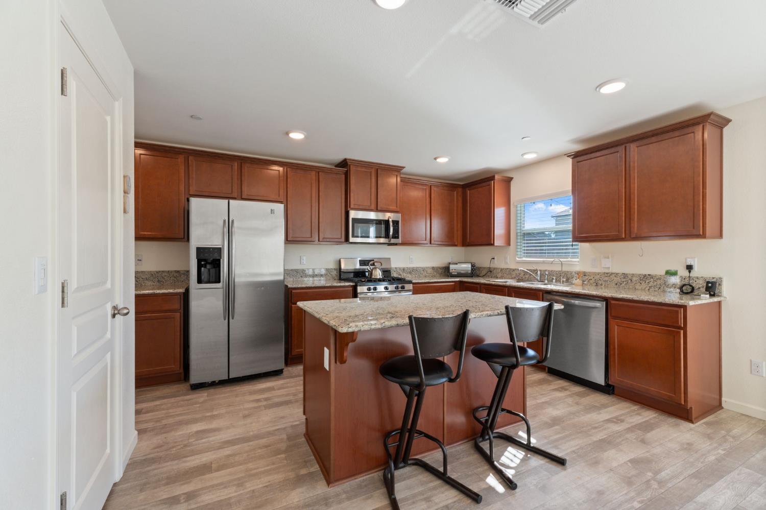 802 Reisling Lane, Coalinga, CA, 93210