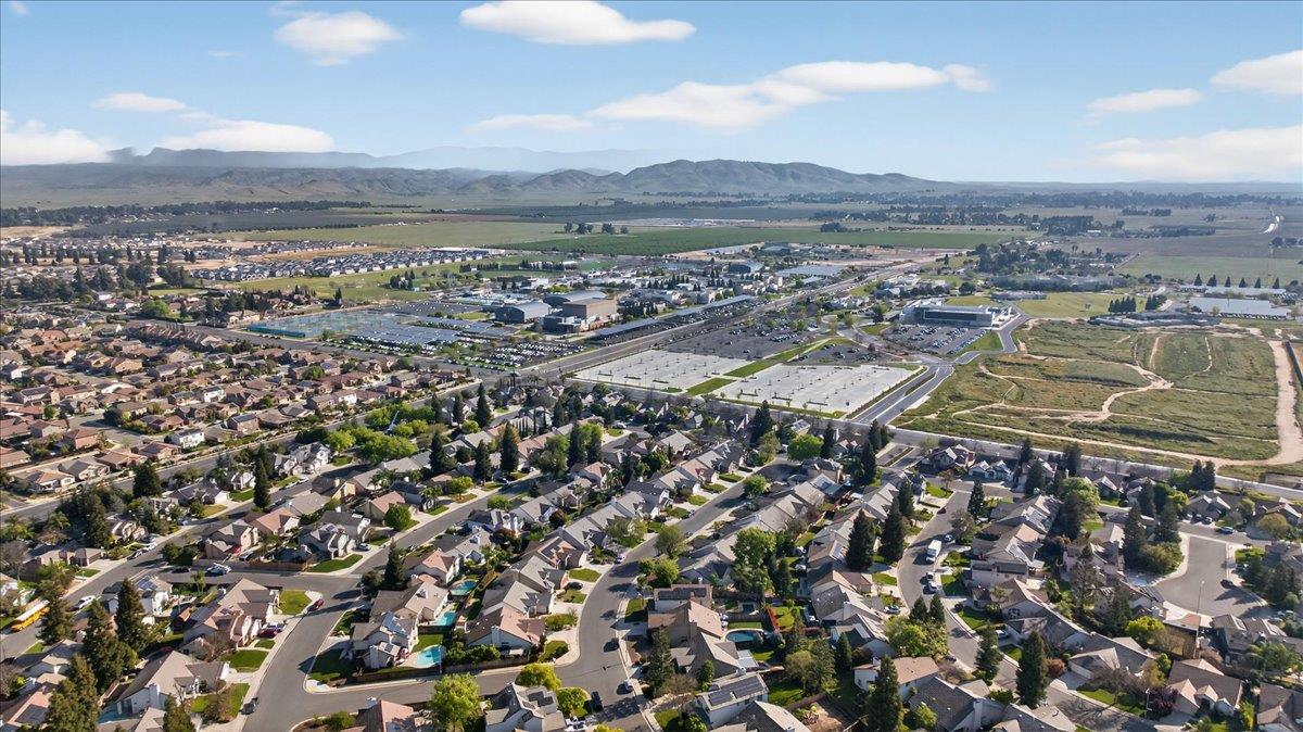 1942 E Desert Island Drive, Fresno, CA, 93730