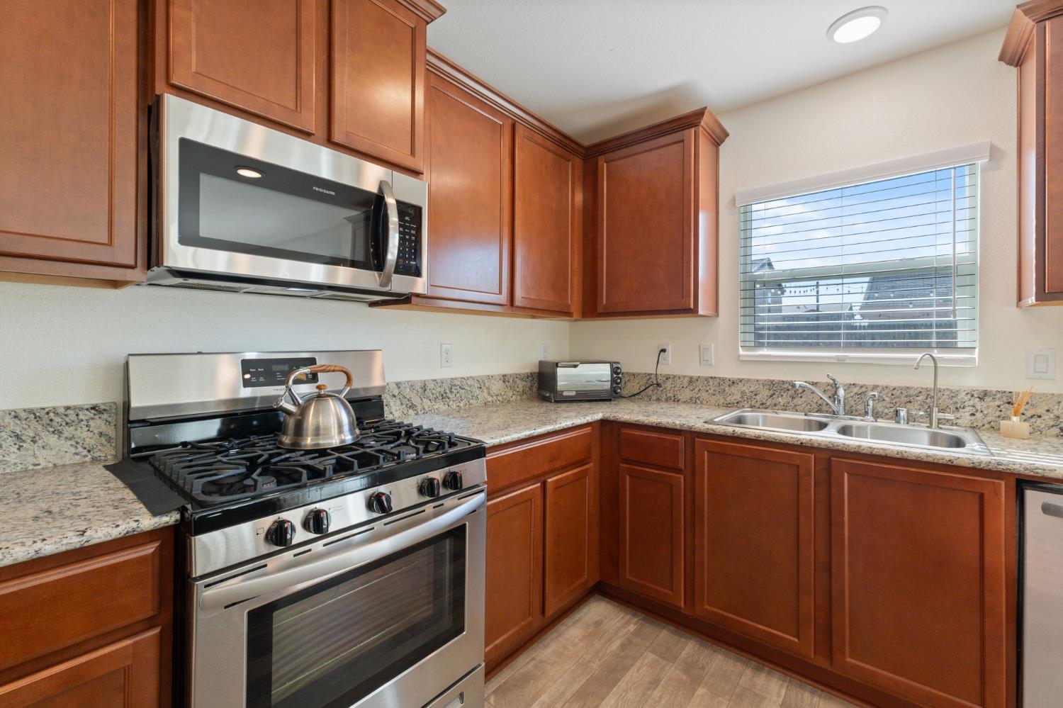 802 Reisling Lane, Coalinga, CA, 93210