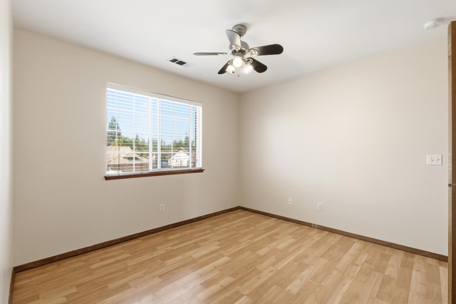 865 Mckelvy Avenue, Clovis, CA, 93611