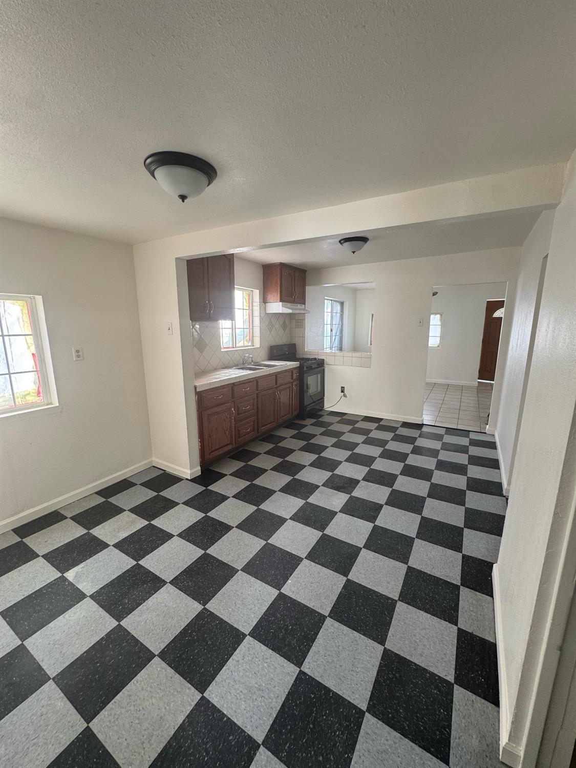 623 S Whitney Avenue, Fresno, CA, 93702