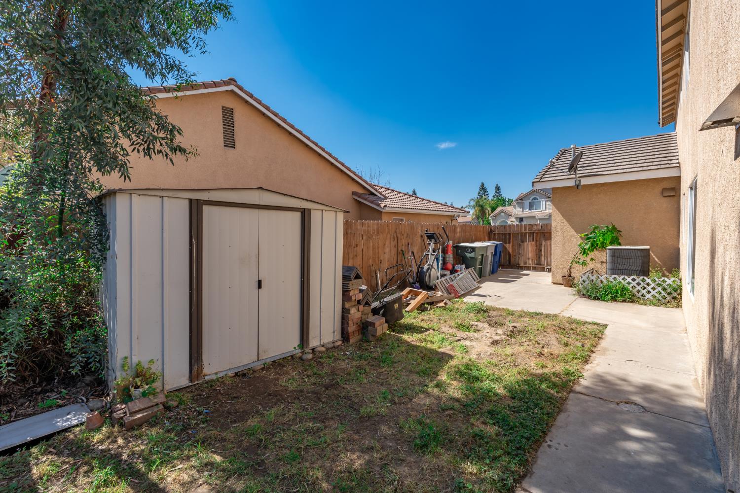 865 Mckelvy Avenue, Clovis, CA, 93611