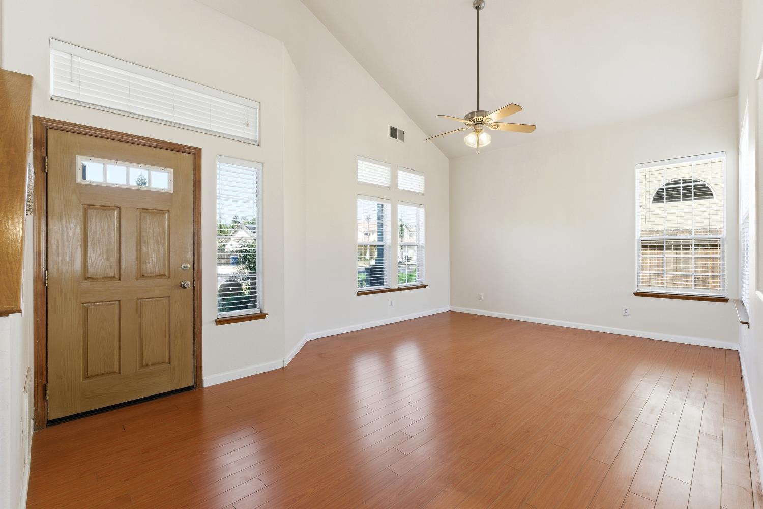 865 Mckelvy Avenue, Clovis, CA, 93611