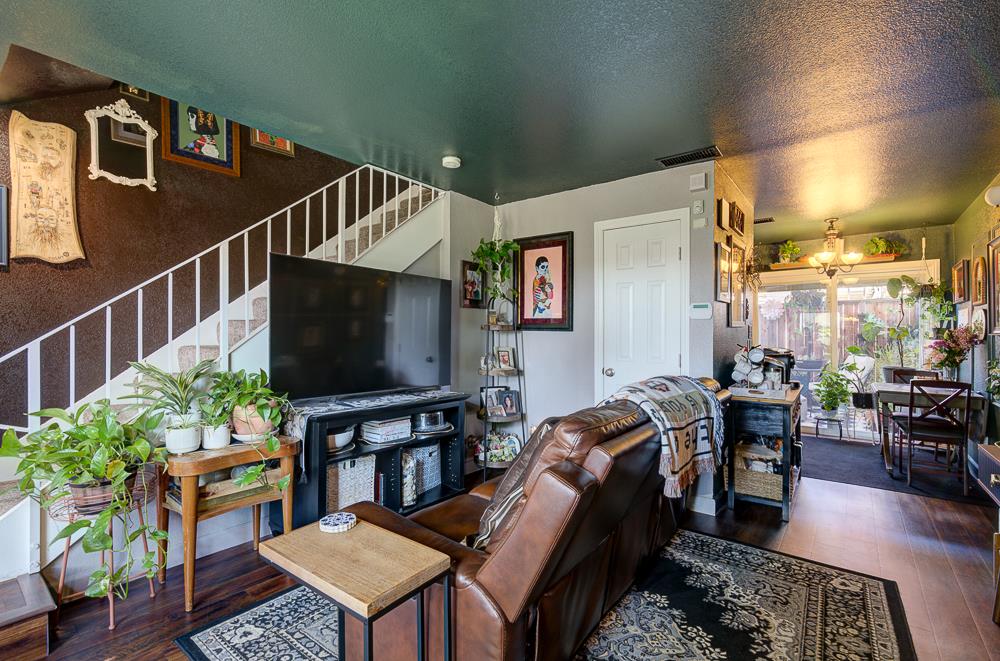 402 N Poplar Avenue, Fresno, CA, 93701