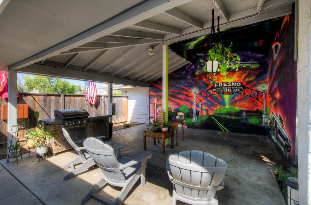 402 N Poplar Avenue, Fresno, CA, 93701