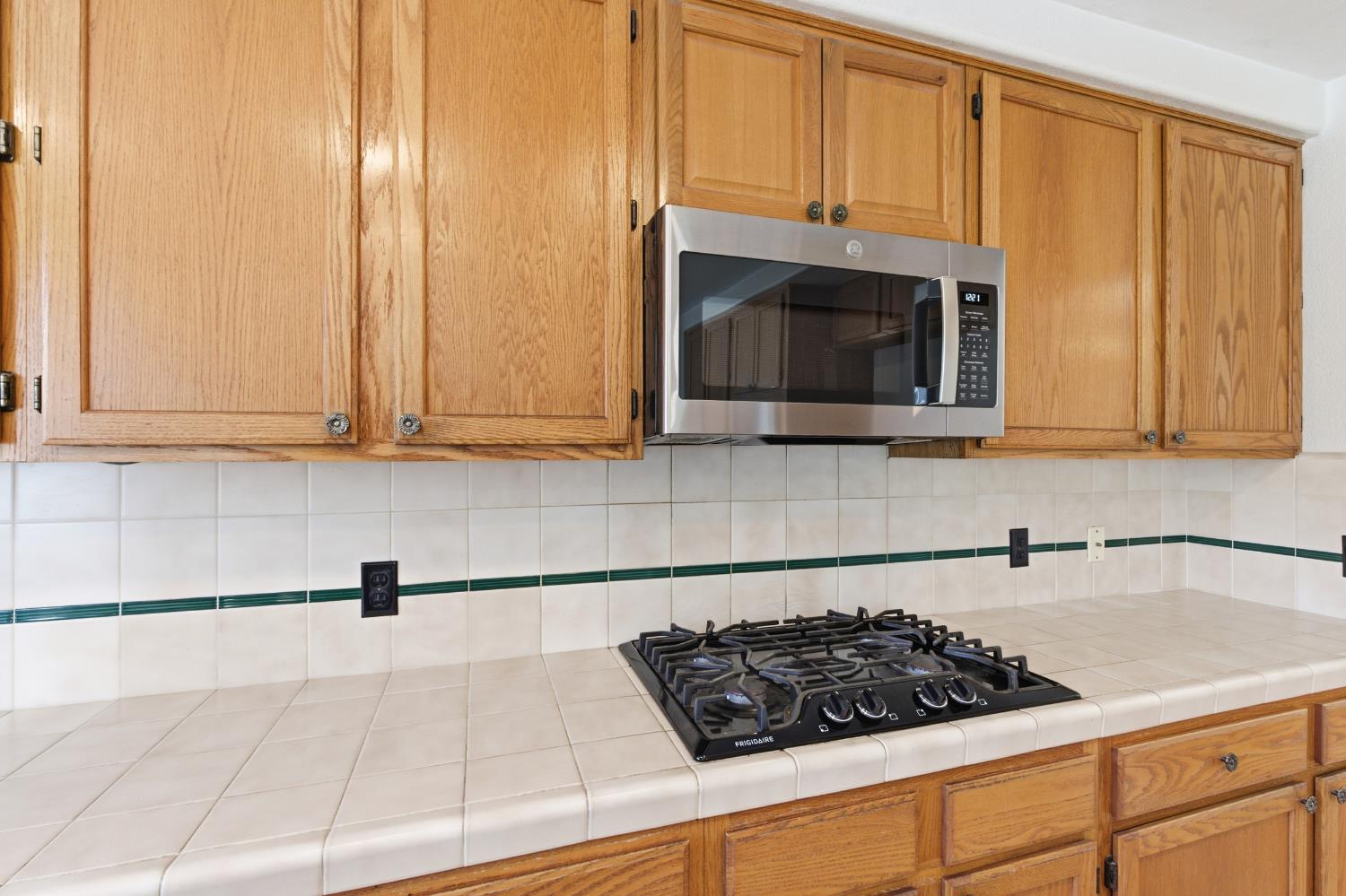 865 Mckelvy Avenue, Clovis, CA, 93611