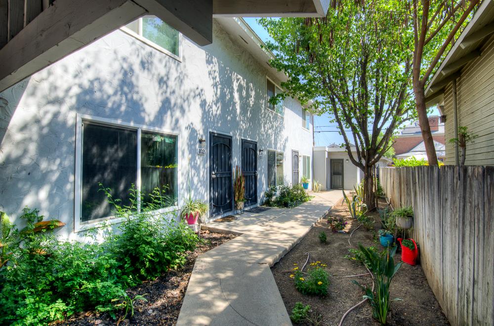 402 N Poplar Avenue, Fresno, CA, 93701