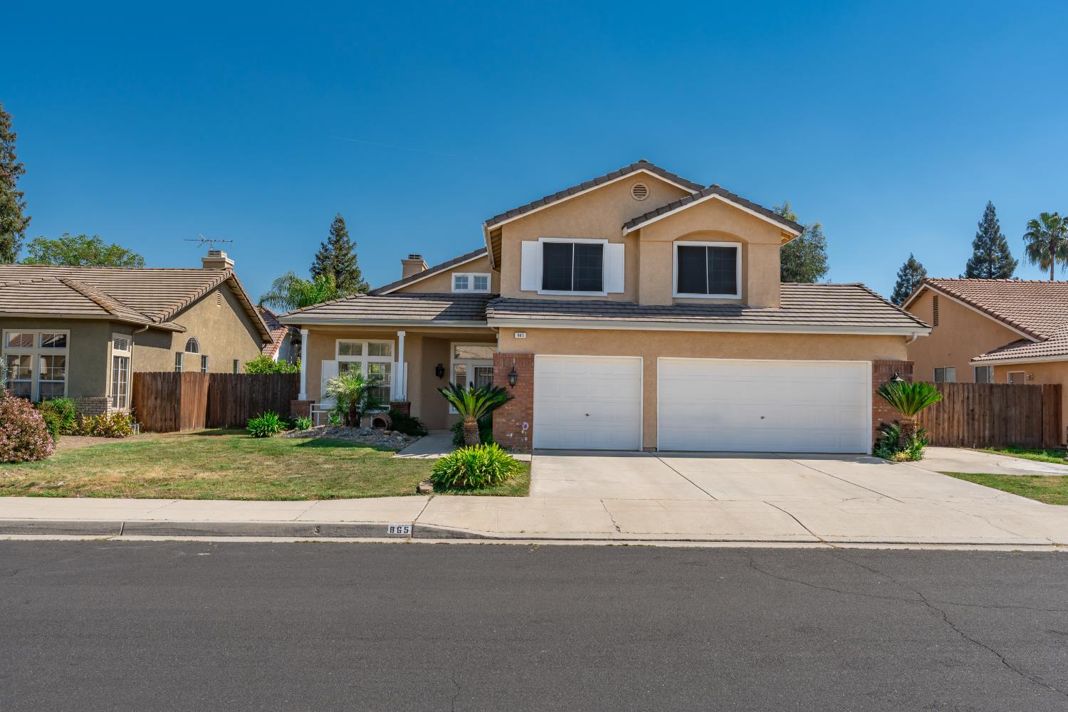 865 Mckelvy Avenue, Clovis, CA, 93611