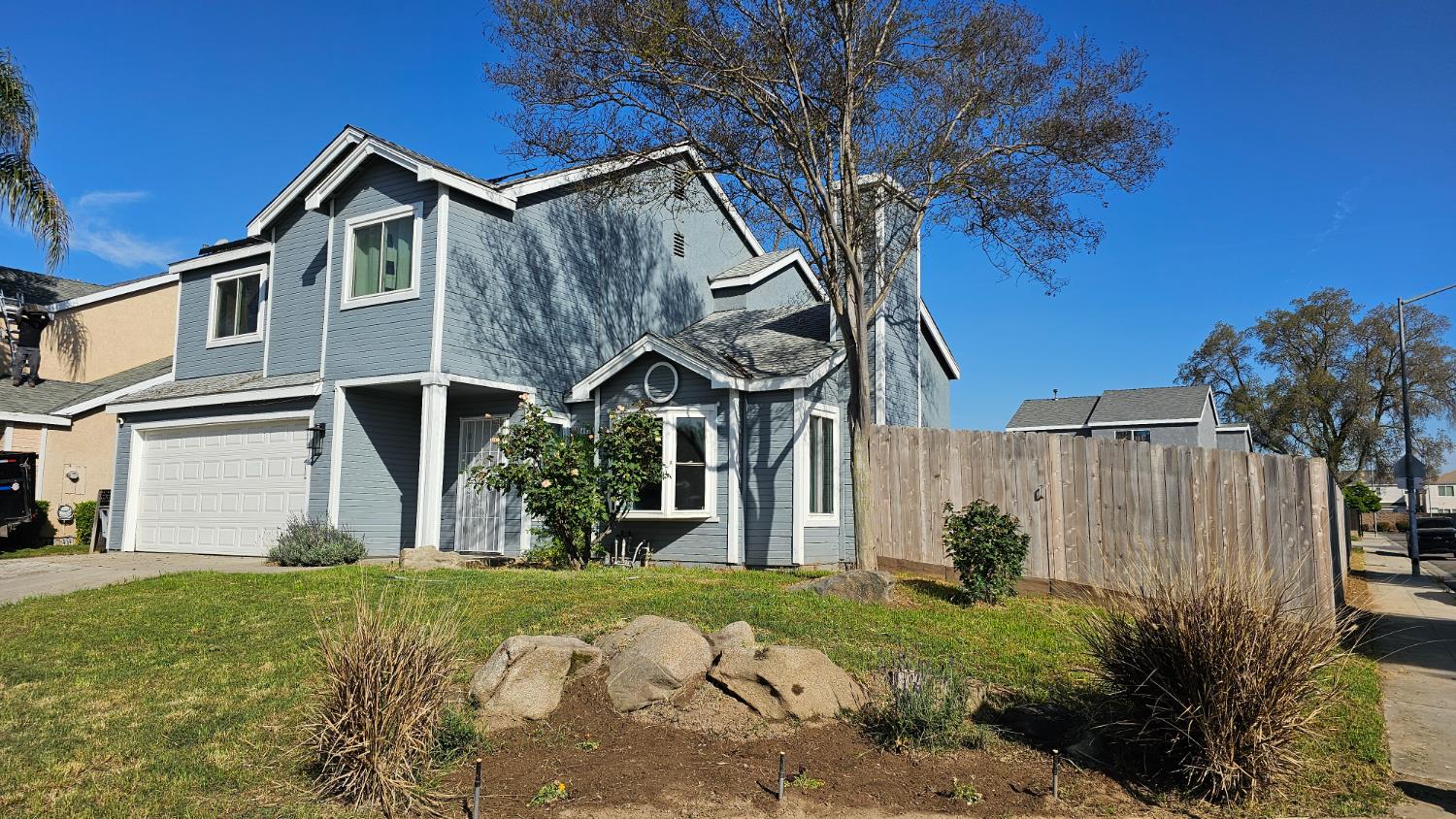 Single Family in Fresno - photo 2