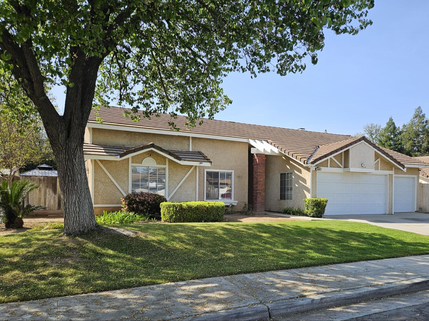Single Family in Clovis - photo 2