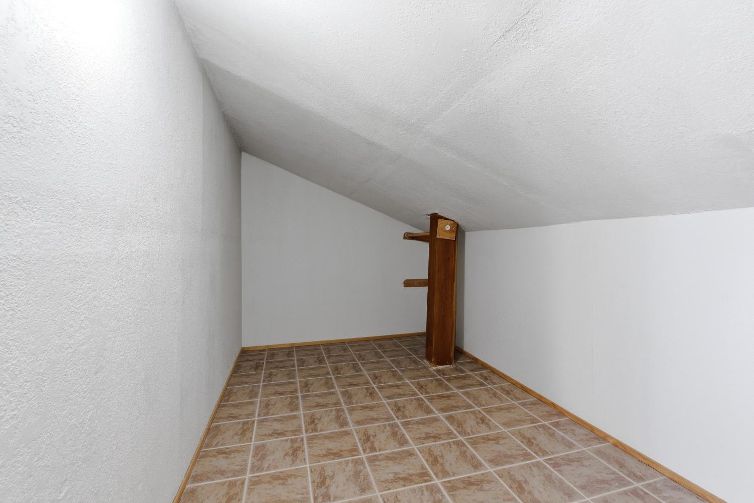 865 Mckelvy Avenue, Clovis, CA, 93611